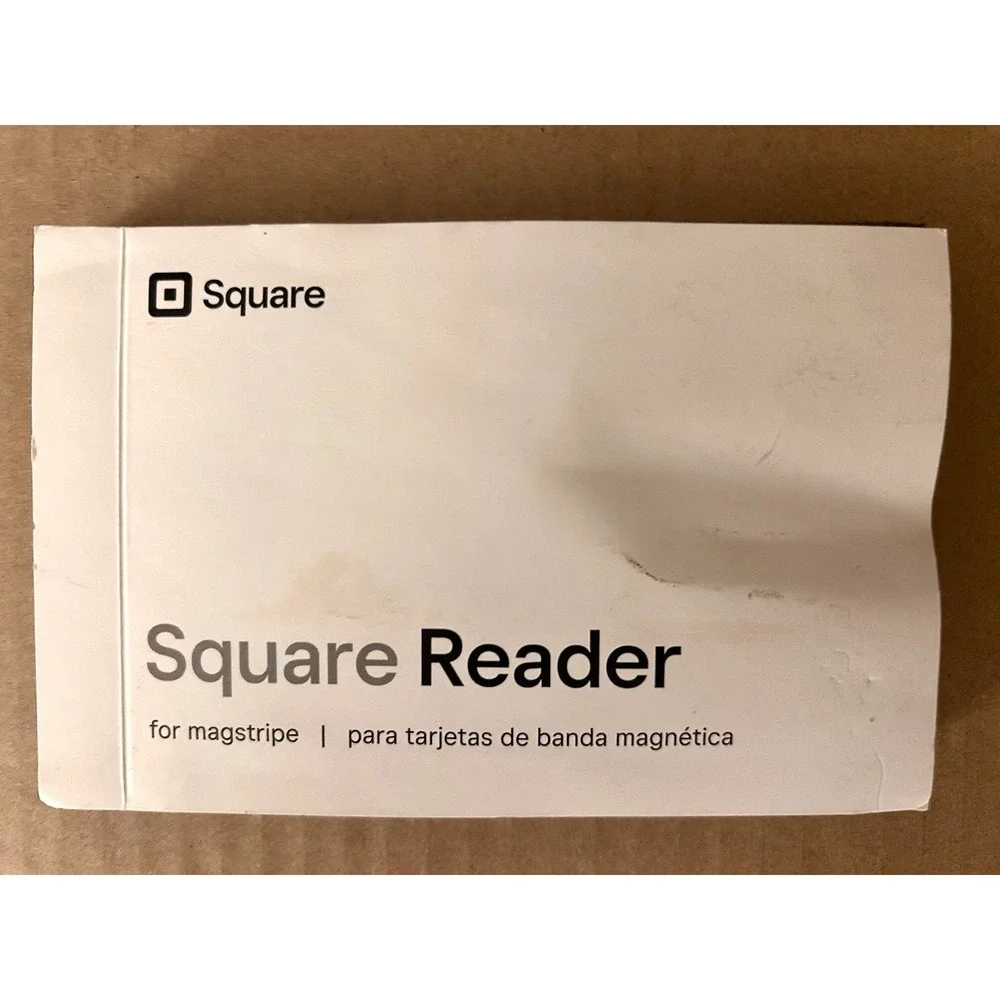 Square Reader for Magstripe Credit Card Scanner Lightning Connector iPad iPhone